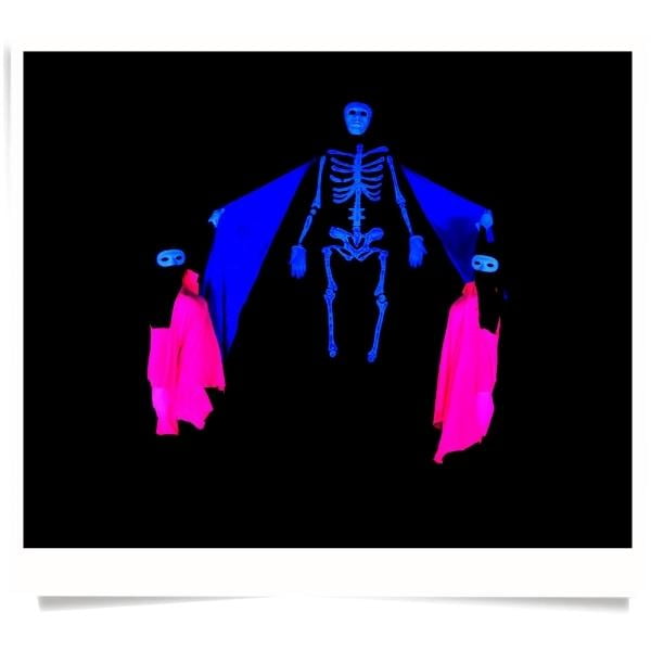 2Cellos Prag Konseri Turu Black Light Pantomim Tiyatrosu